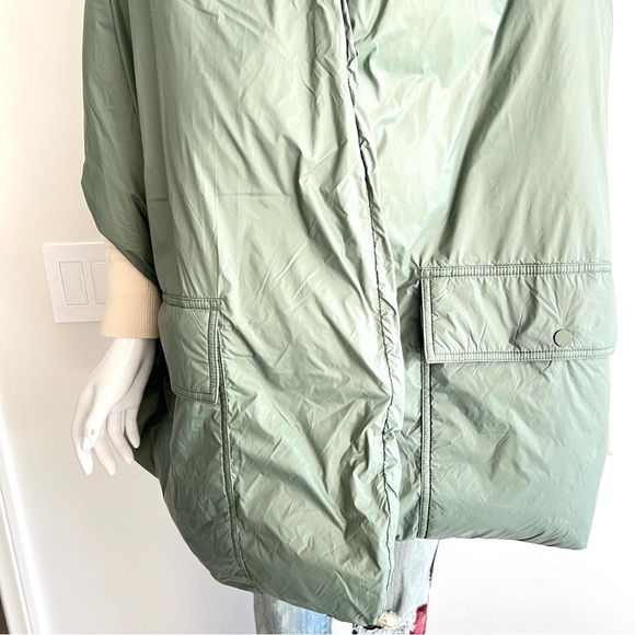 FABLETICS NWT Unisex Smoke Green Large Pockets Lightweight Nylon Puffer Scarf - Picture 5 of 16